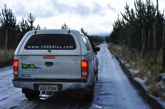 Fiona enfrenta o granizo no Parque Cotopaxi, no Equador